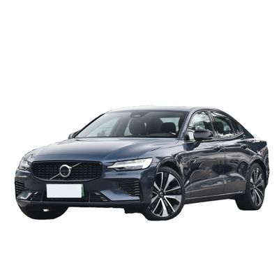Un buen precio. Experimente lo mejor de ambos mundos con el Volvo S60 de alta velocidad de largo alcance y híbrido enchufable 2023 en línea