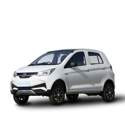 Un buen precio. 2024 Eléctrico Máximo alcance de 400 km Autos eléctricos 4 ruedas panel solar Car LHD Logotipo delantero Posición del conductor trasero en línea