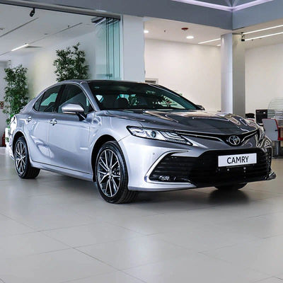 Un buen precio. Toyota Camry 2024 eléctrico eléctrico para adultos ajuste manual del asiento del conductor y tecnología de pantalla táctil incluida en línea