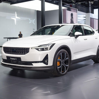 Un buen precio. Polestar 2 300 kW Motor Power Limousine eléctrico con largo alcance 450 km y doble motor AWD en línea