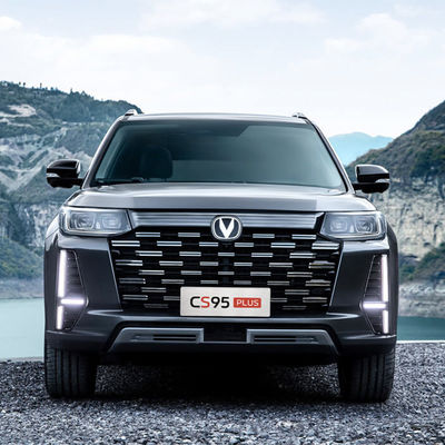 Un buen precio. Diseño de lujo Changan CS95 PLUS Dirección izquierda Tracción a las dos ruedas SUV grande Potencia máxima 150-200PS Desplazamiento 1.5-2.0L en línea