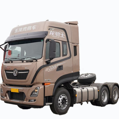 Un buen precio. Capacidad de carga de 40T 2 número de cambio de marcha atrás Camión pesado Dongfeng KL Camión tractor con 465 hp en línea