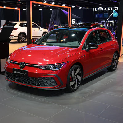 Un buen precio. 2022 Versión de suministro directo 280TSI VW Golf Cars con potente motor de gasolina y luz diurna LED en línea