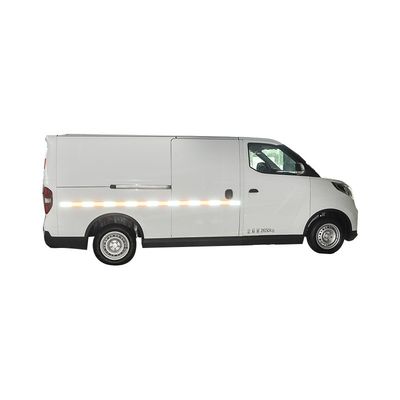 Un buen precio. Camión eléctrico Maxus para el transporte fácil y ecológico de mercancías en línea