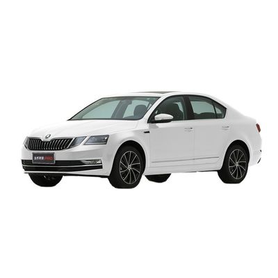 Un buen precio. SKODA OCTAVIA Conducción izquierda Automático de lujo con características de lujo en línea