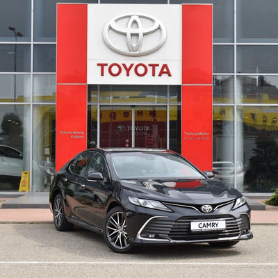 Un buen precio. 2023 To-yota C-amry Sedán híbrido con velocidad máxima de crucero adaptativo y techo solar eléctrico en línea
