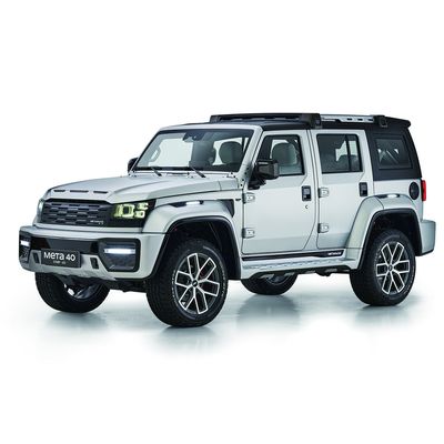 Un buen precio. 2024 BAIC BJ40 Plus Carros de gasolina de combustible SUV todoterreno 2.0T Auto SUV compacto 4x4 Vehículos con sistema de freno de disco delantero trasero en línea