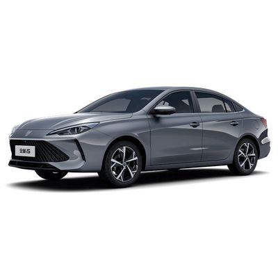 Un buen precio. 2024 ROEWE i5 Limousine 1.5L CVT Turbo Motor Dirección izquierda Norma de emisiones Euro VI dentro de la distancia entre ejes de 2500-3000 mm en línea